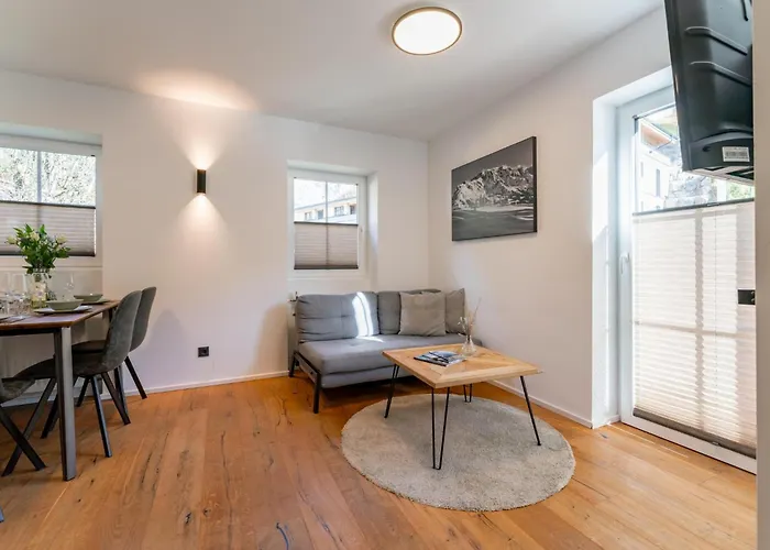 Leni 3 * דינטן אם הוכקוניג